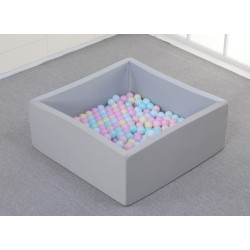 Τετράγωνη μπαλοπισίνα με 200 μπαλακια 5.5cm 90x90x35cm