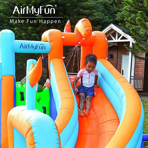 AirMyFun Φουσκωτό Τραμπολίνο με δύο νεροτσουλήθρες αναρρ΄΄ιχηση πισίνα νεροπίστολο τέρμα και μπασκέτα